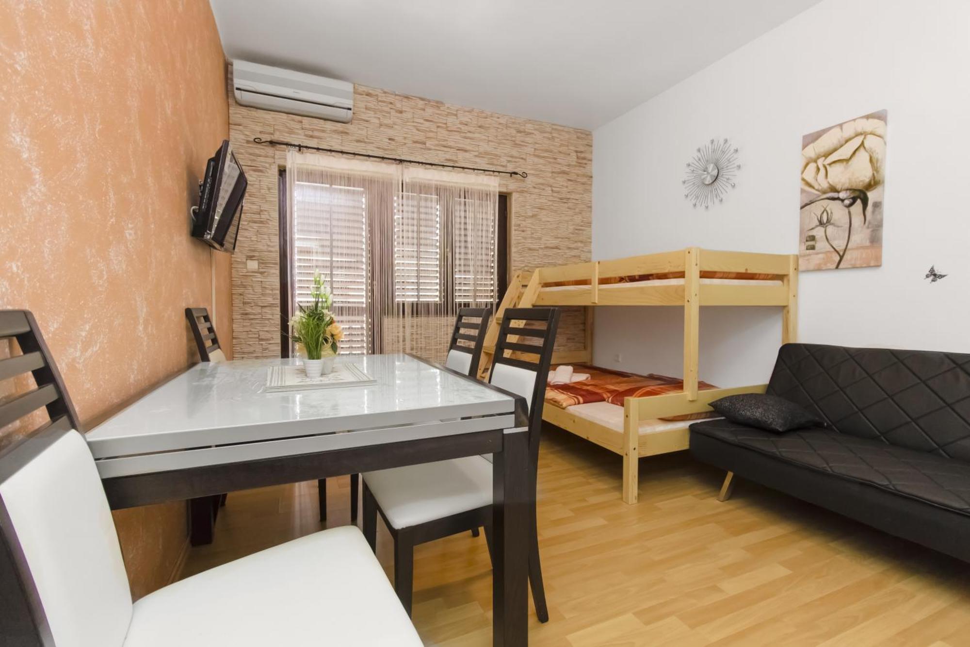 Apartments Maky & Dino Vodice Rom bilde